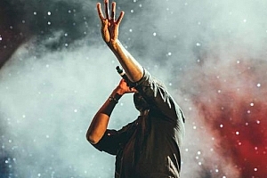 《888首KTV经典老歌》歌曲合集百度云网盘下载(MV双音轨卡拉OK（原声+伴奏）)[MKV/16.78GB]