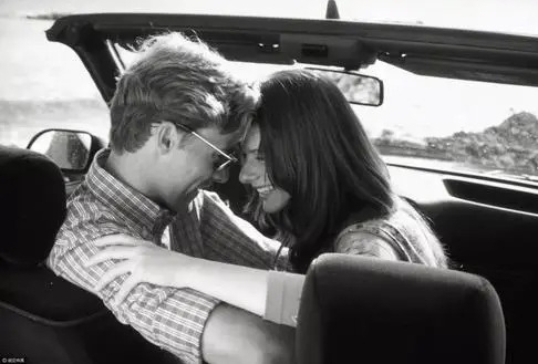 《别在该恋爱的年纪，孤身一人》百度云网盘下载[MP4/1.88GB]